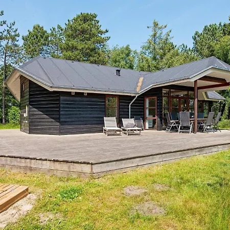 Дом отдыха 8 Person Holiday In R M *