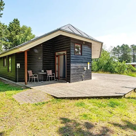 Дом отдыха 8 Person Holiday In R M